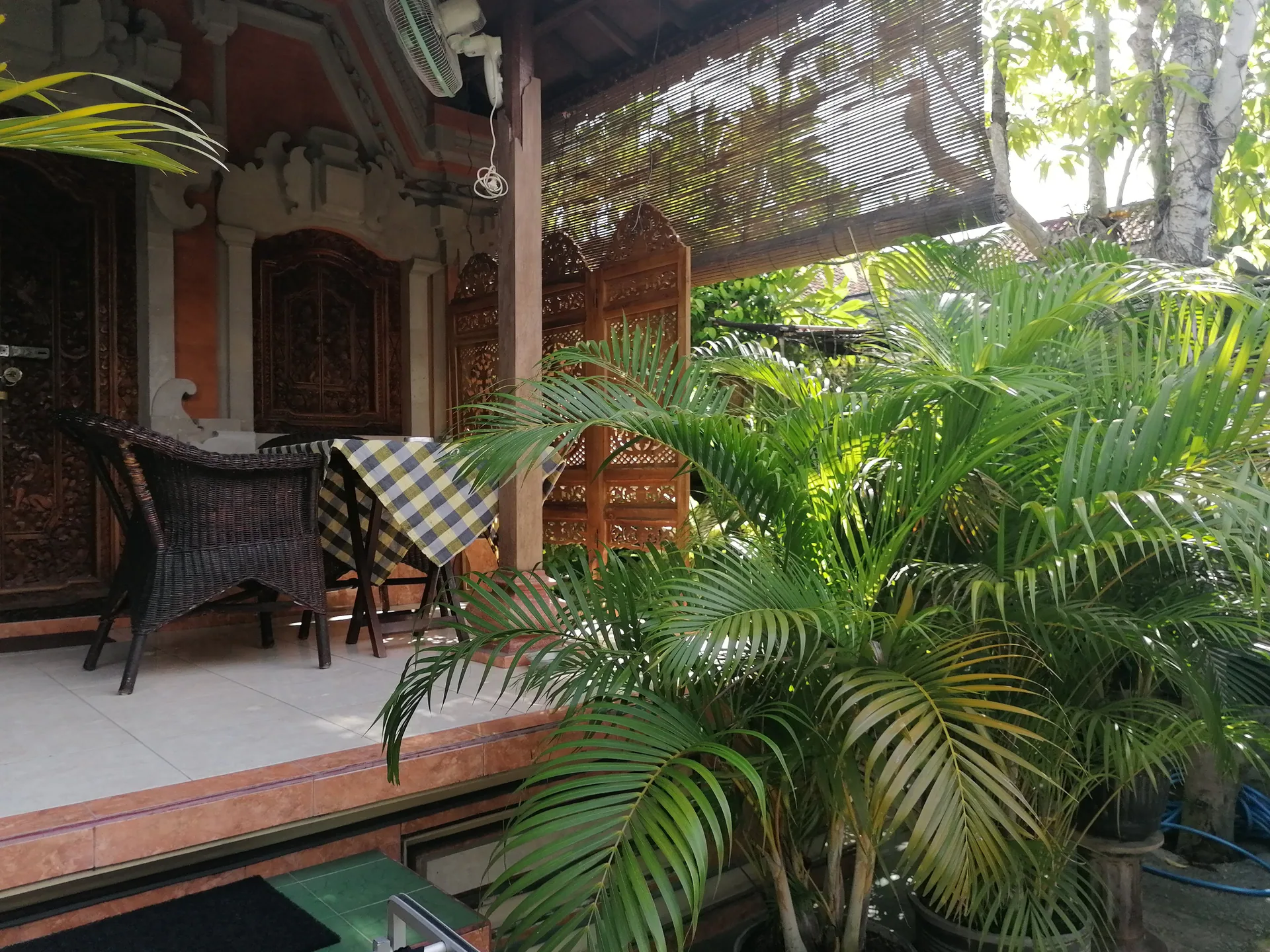 Villa egy buja trópusi kertben