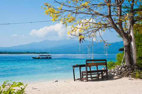 Csendes tengerpart Gili Air szigetén