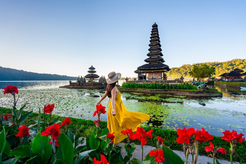 Az Ulun Danu Beratan templom virágokkal